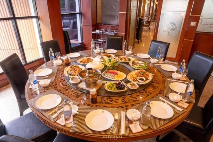 Seeharaj Hotel Uttaradit Eksteriør bilde