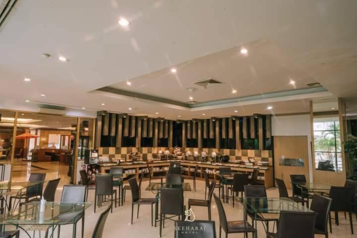 Seeharaj Hotel Uttaradit Eksteriør bilde