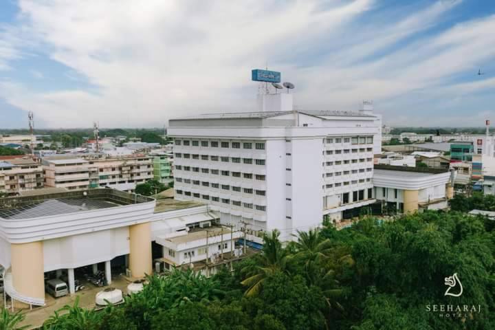 Seeharaj Hotel Uttaradit Eksteriør bilde