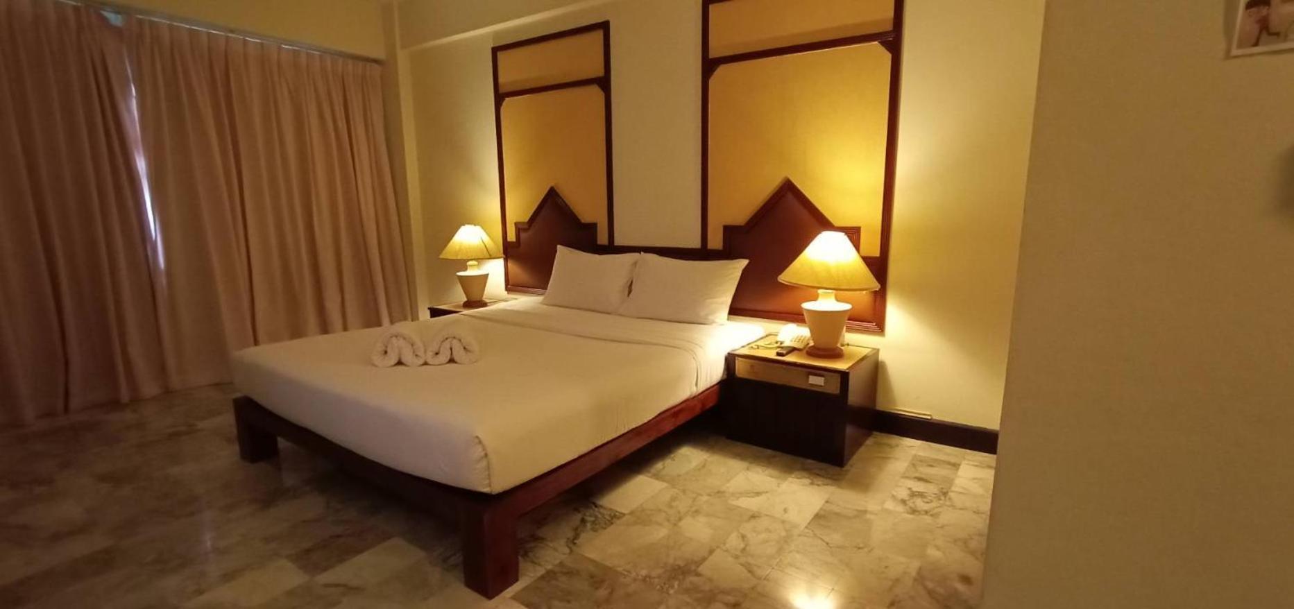 Seeharaj Hotel Uttaradit Eksteriør bilde
