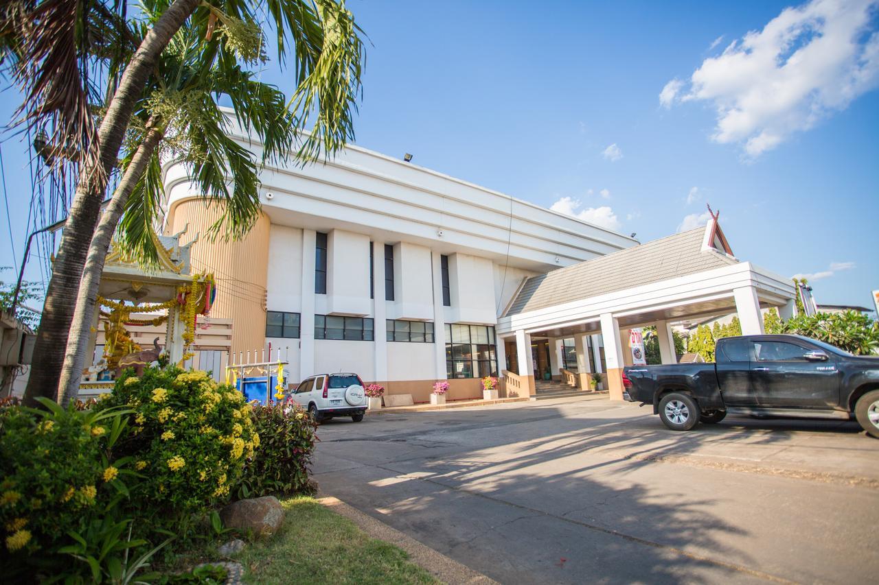 Seeharaj Hotel Uttaradit Eksteriør bilde